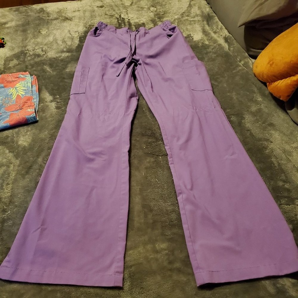 Scrub set